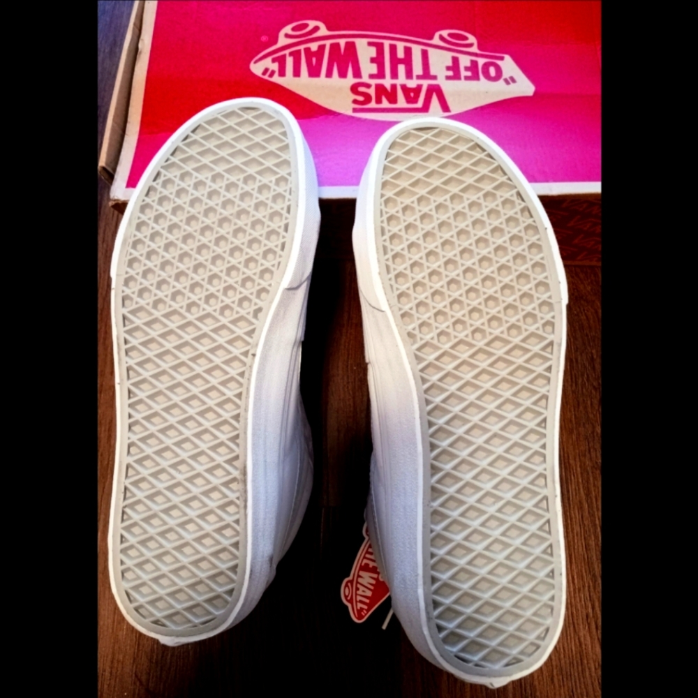 VANS - Picture 6 of 7